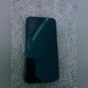 COPY - iPhone 11 128 gb unlocked and in great condition no scratches
